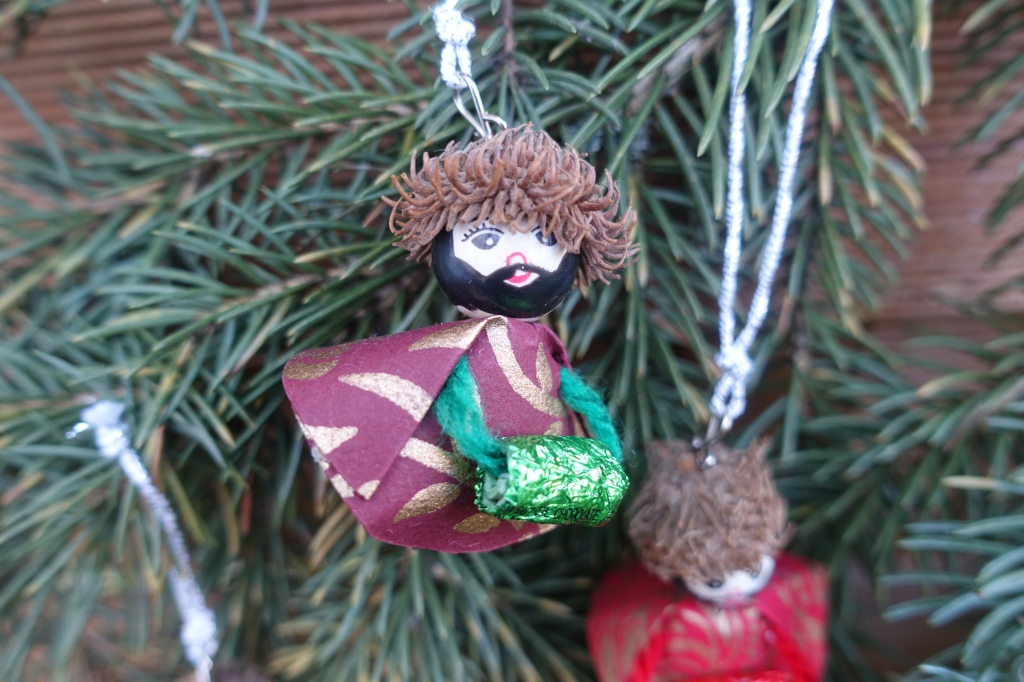 Balthazar ornament holding myrrh